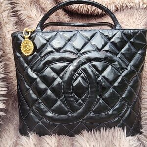 Chanel Black Quilted Leather Tote AUTHENTIC Card Included